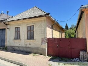 Dom na kompletnú rekonštrukciu v mestečku Medzev - 1