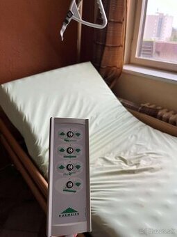 Elektrická polohovateľná zdravotná posteľ