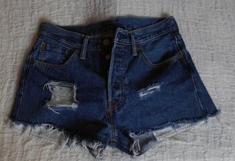 Džínsové kraťasy "LEVIS" + darujem k nim topánky Hilfiger