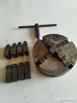 Univerzalne skľučovadlo TOS 4-čeľusťové 160mm Samostrediace