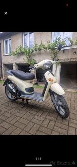 Predam skuter Piagio Liberty