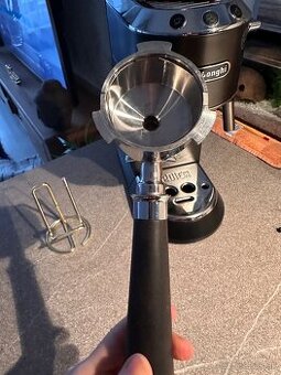 Paka s dvojvypustou Delonghi