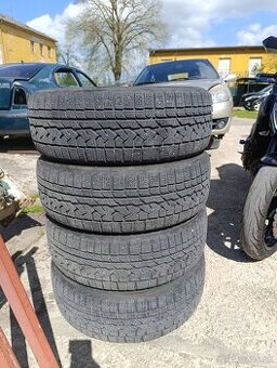 235/60 r18 107H Zimne Kumho