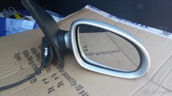 Pravé spätné zrkadlo Vw golf 5 .