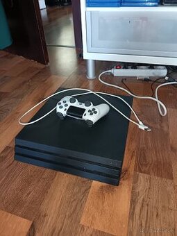 Predám hernú konzolu ps4 pro