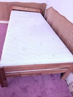 Postel s rostom
