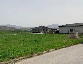 Stavebný, rovinatý, slnečný pozemok Košice-Krásna