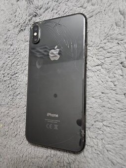 Iphone xs max..zablokovany .na súčiastky