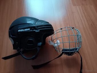 hokejová prilba