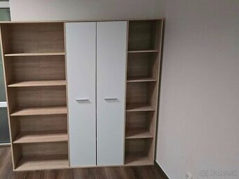 𝙎𝙠𝙧𝙞𝙣̌𝙖 𝙨 𝙧𝙚𝙜𝙖́𝙡𝙢𝙞