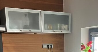 Dve kuchynske vyklopne skrinky Hanak