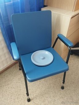 Kožena wc kreslo a predam aj stoličku do sprchy