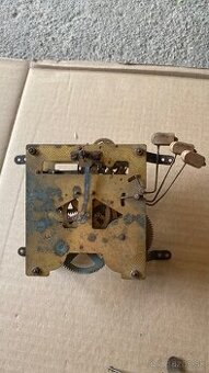 Strojčeky starožitné  hodiny