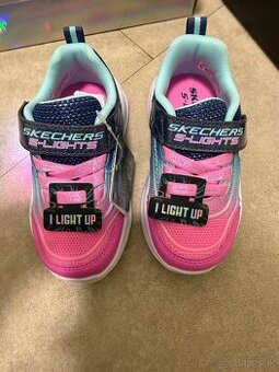 Skechers tenisky velkost 23