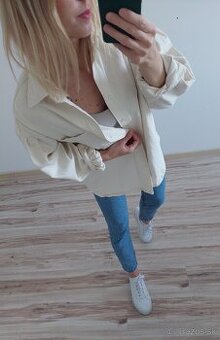 Krémová oversize košela Bershka
