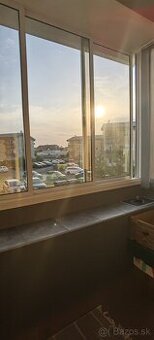 Most pri Bratislave -prenájom moderného 2 izb. bytu s klímou