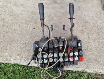 Hydraulický rozvádzač