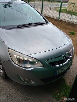 Predám vymením Opel Astra j