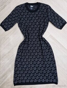 DKNY cierno strieborne monogram logovane zimne saty
