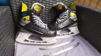 Bauer Supreme S37