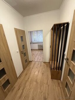 Novozrekonštruovaný zariadený veľký 1 izbový byt na prenájom