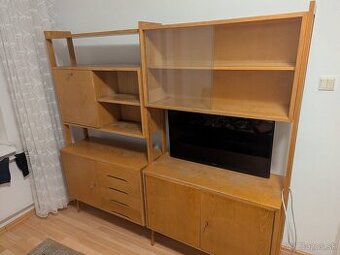 Predám 2 skrine/kredence - rok výroby cca. 1964 - 100€ za je