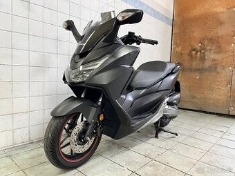 Skuter Honda Forza 125 - 1