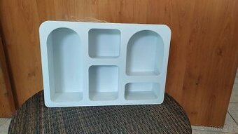 Malá dekoratívna polička