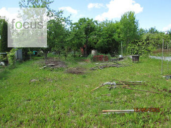 Predám vysporiadanú záhradku s chatkou - 1