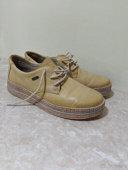 Predám dámske kožené topánky veľkosť 39