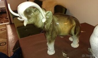 Najväčšia socha slona Royal Dux