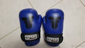 Predam rukavice na taekwondo, box, karate atď