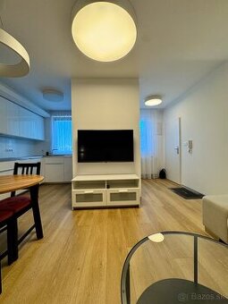 TV stolik Brimnes (IKEA)
