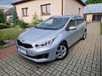 Kia Ceed combi 1,4 benzín 74kW 2016 LED denné