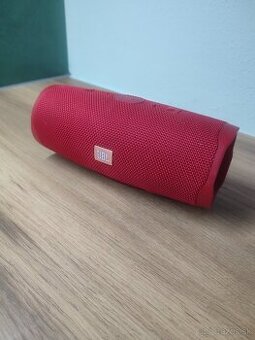 JBL charge 4