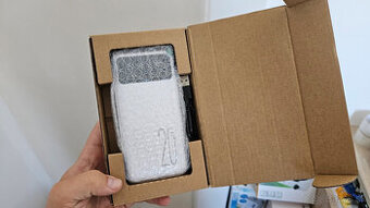 Silná 20000 mah powerbanka s displejom