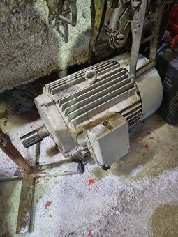 Predám elektromotor 7,5kW - 1