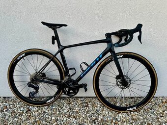 Karbónový cestný bocykel Giant TCR Advanced 1+