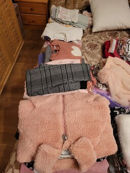 Komplet oblečenie pre škôlkarku viac ako 50 ks