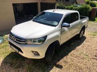 Toyota Hilux 2,4 D, r.v 2020