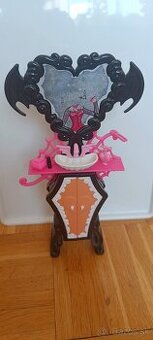 Monster High Draculaurin Powder Room Toaletný Stolík