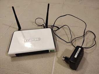 router TP-LINK WR1042ND