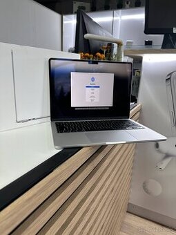 MacBook Air 13″ M3 – 256 GB – Strieborný - AKO NOVY