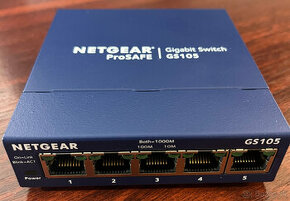 Predám switch Netgear GS105GE - 1