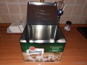 Predám plechový box Pilsner Urquell, rozmer 201714 cm, mož