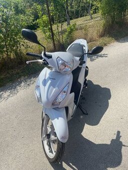 Skúter Honda Vision 110