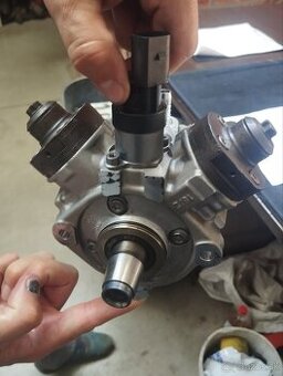 Naftové čerpadlo na BMW X5 3.0D 180KW