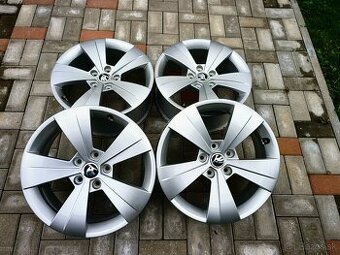 Škoda octavia,Superb,Volkswagen,Seat 5x112 r17