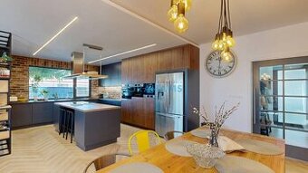 3D, predaj, 4i, Dizajnového RD/Bungalov, Fialková, Dunajská
