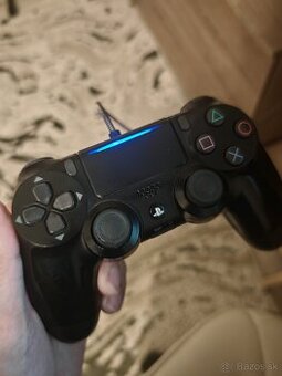 Playstation 4 Slim + The Witcher 3